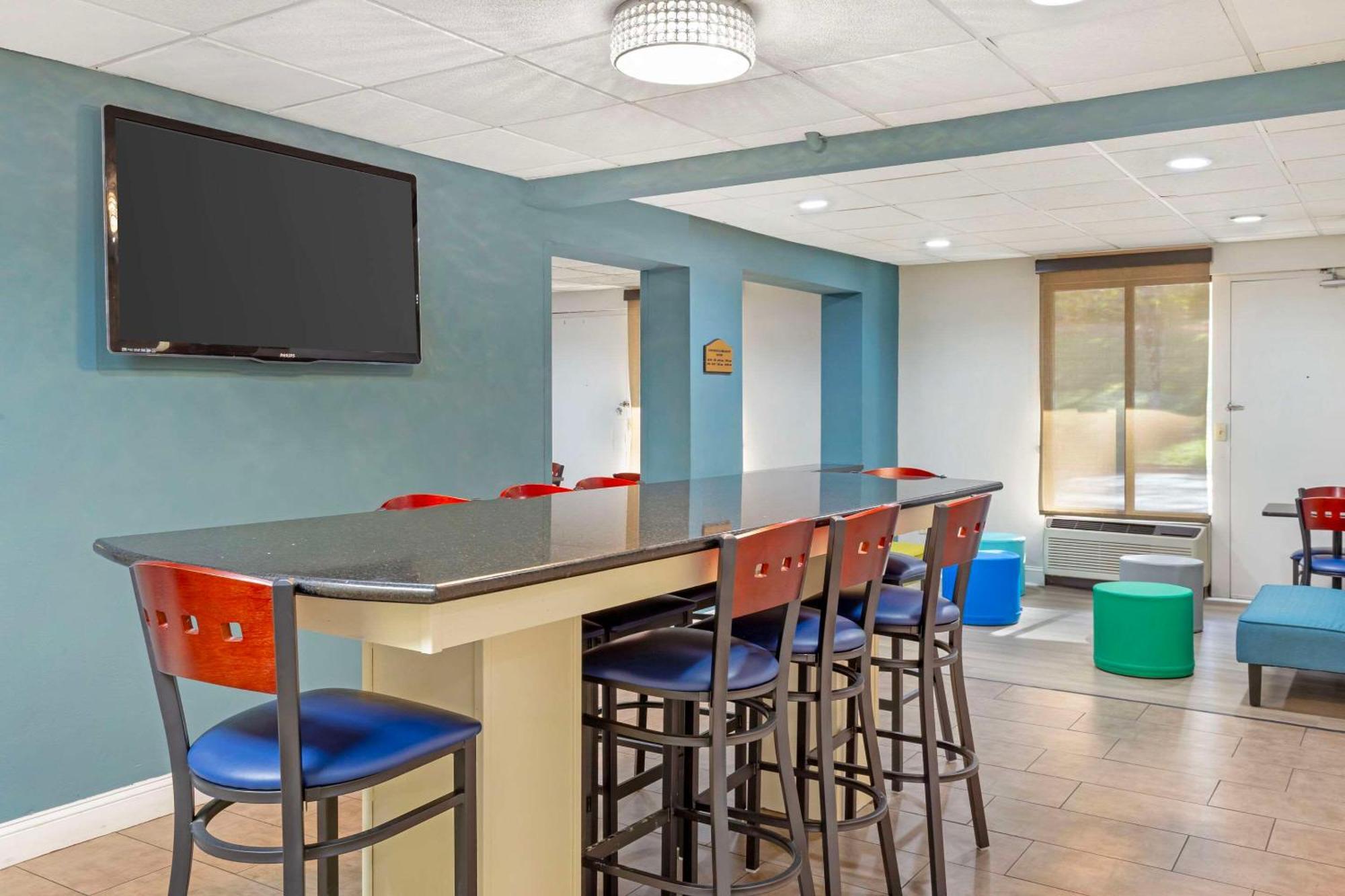 Clarion Pointe Research Triangle Park Durham Hotel Exterior photo